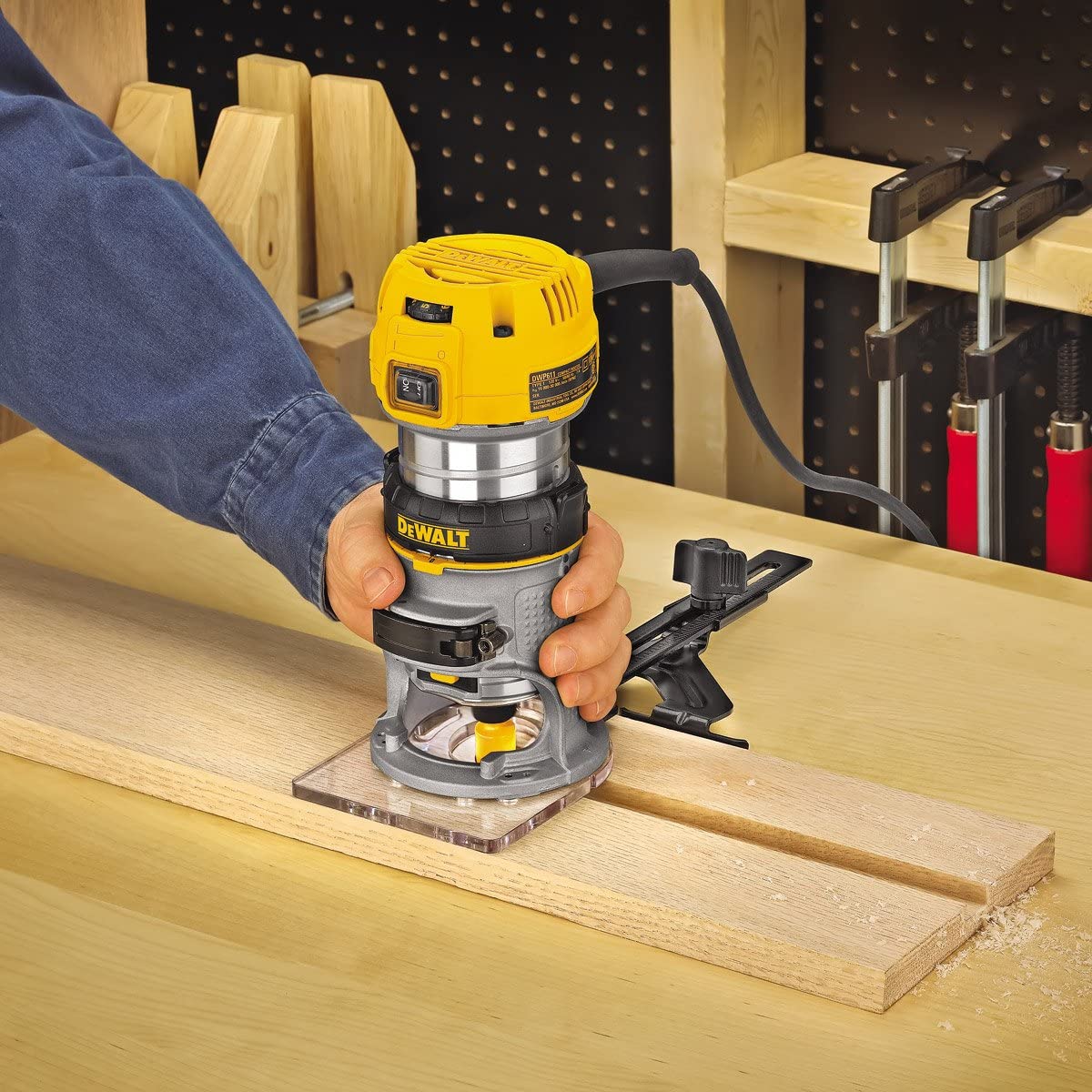 Dewalt 900W 8mm D26200 Compact Router