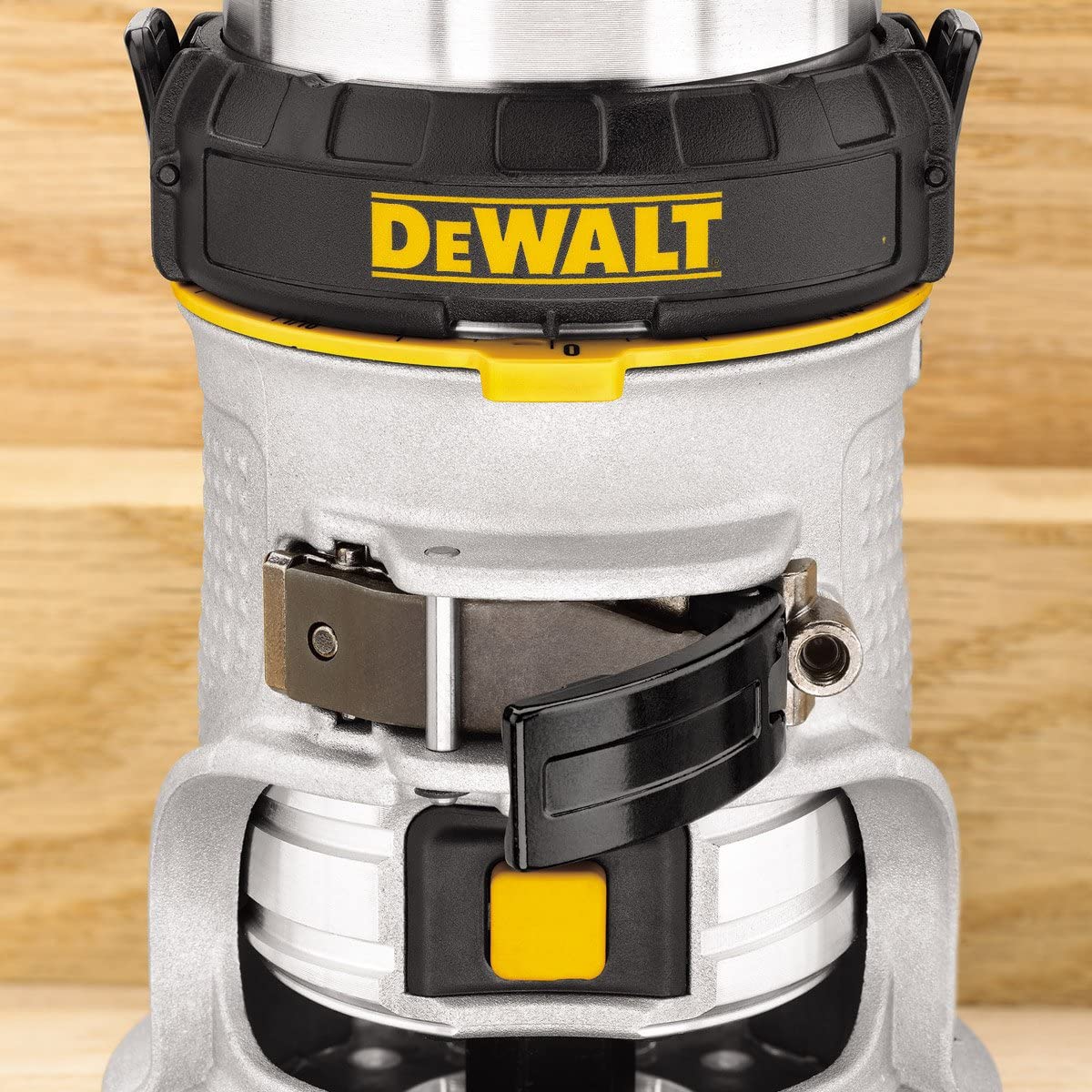 Dewalt 900W 8mm D26200 Compact Router