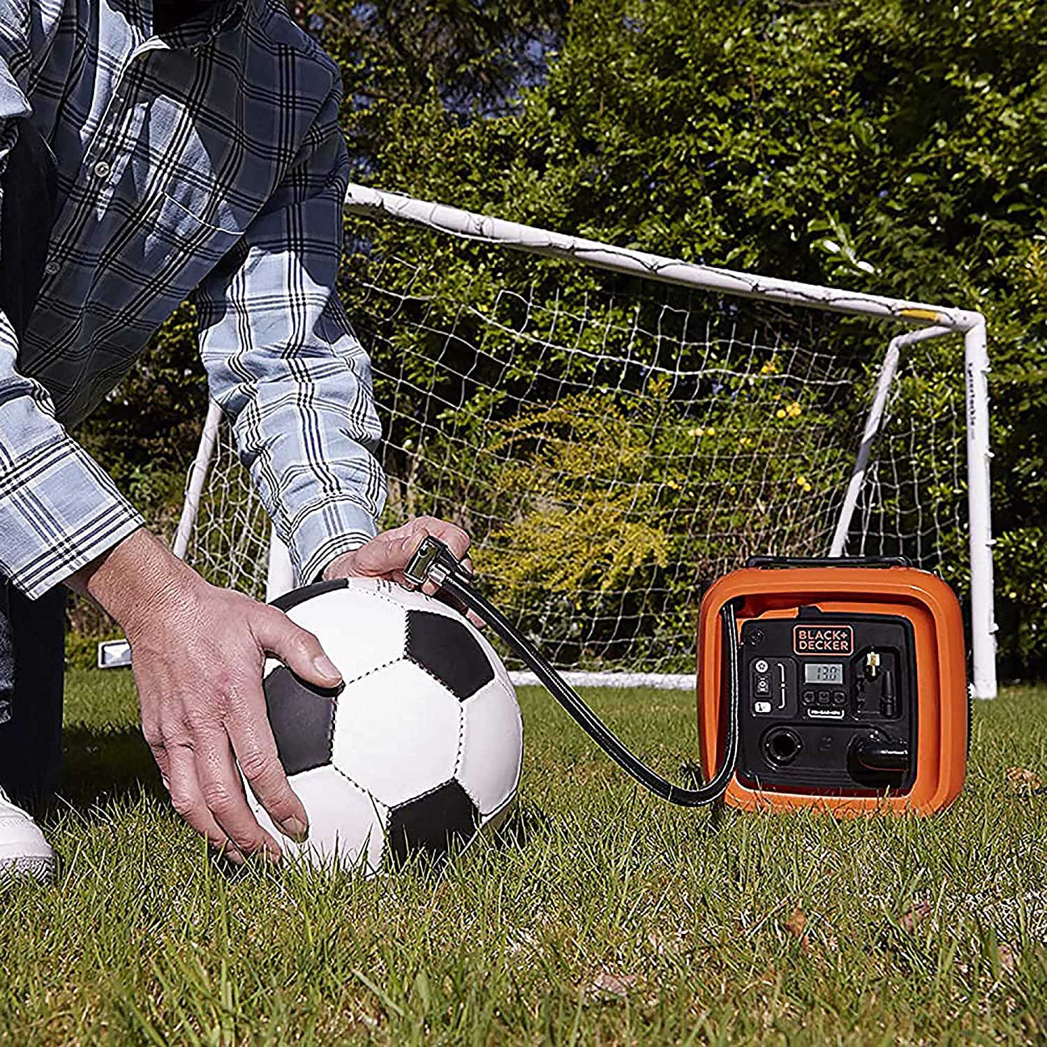 BLACK+DECKER ASI400-XJ 12V/160PSI Multipurpose Tyre Inflator with with Digital Guage, Autocut Off System and 2 Operating Modes